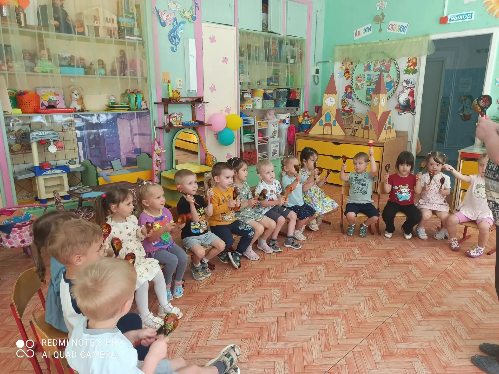 "Мы и пели, и плясали и на ложечках играли! " Сегодня на группе "Солнышко" отмечался день народной и