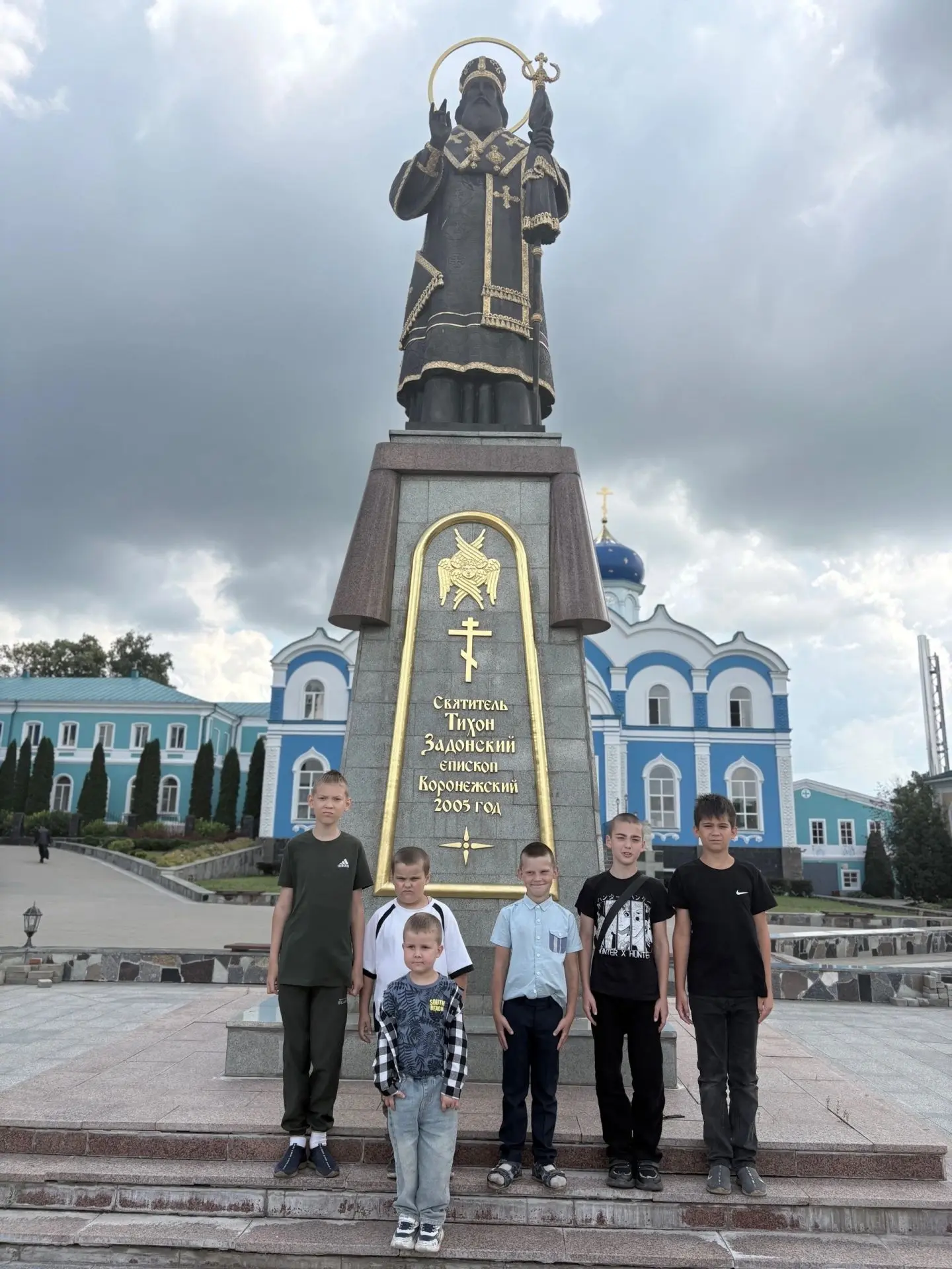 Духовное путешествие: воспитанники лагеря «Радуга» посетили Задонский монастырь
⁣
Для воспитанников 