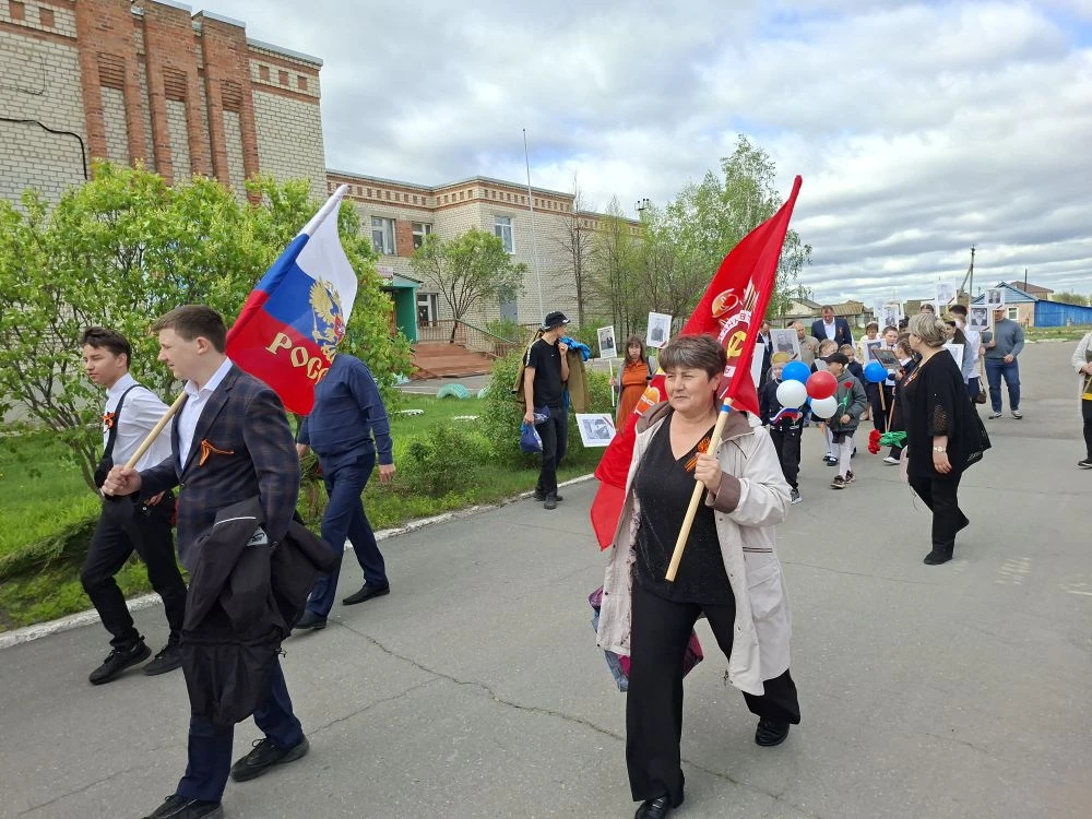 9 Мая учащиеся Садовской школы вместе с педагогами, родителями и активистами первичного...