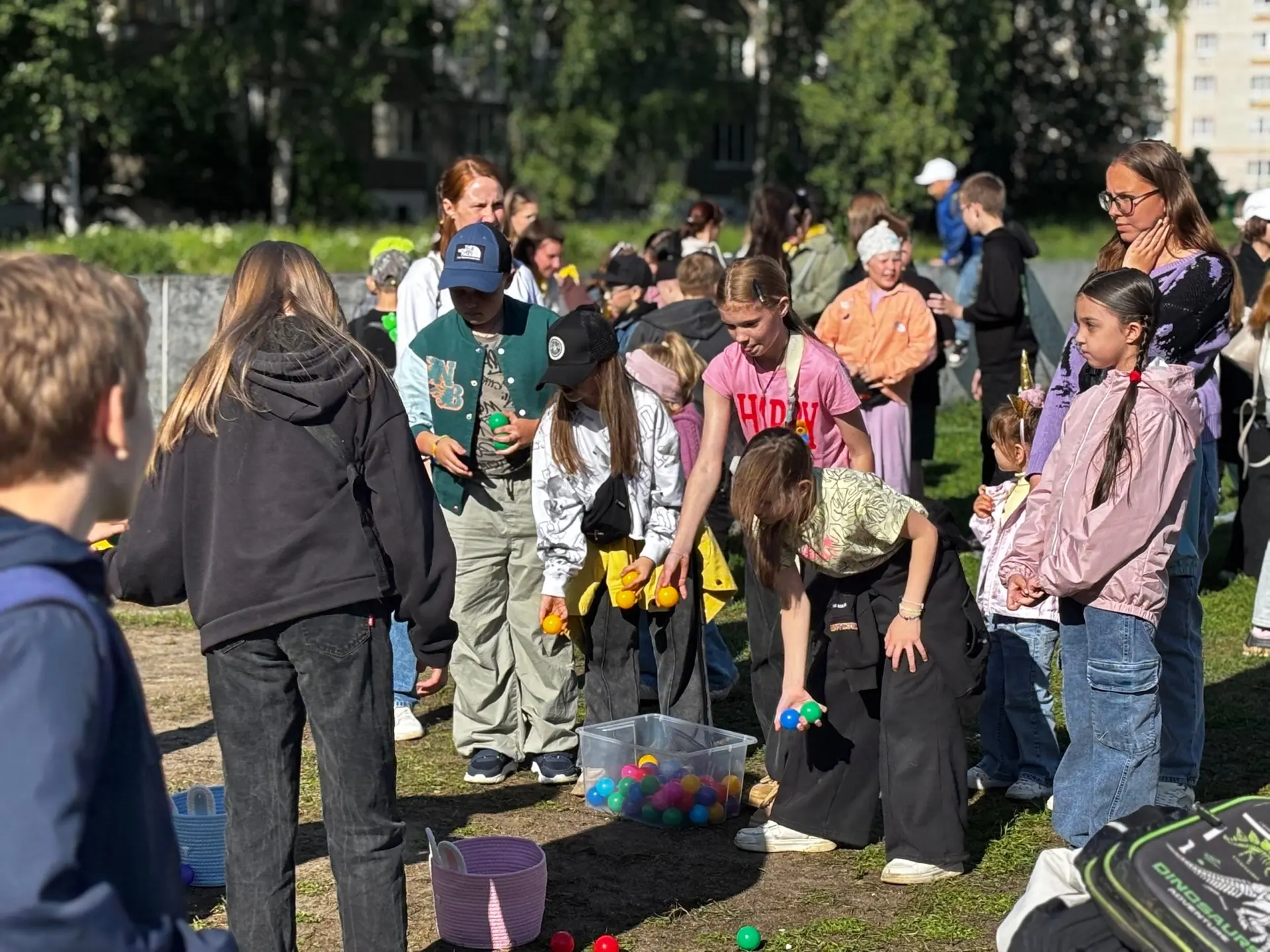 ☀️💥 Праздник детства в микрорайоне Мариевка удался на славу! 💥☀️

1 июня, в День защиты детей, на 