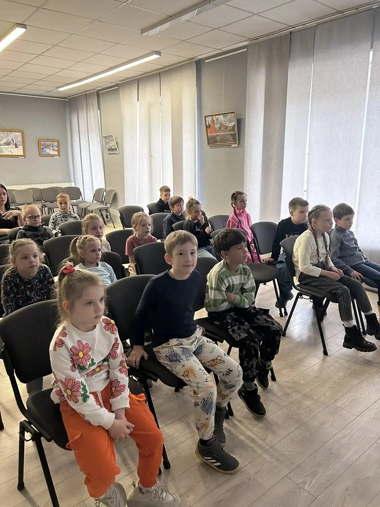 МБОУ СОШ 1  2 апреля дети подготовительной группы «Смешарики» посетили библиотеку имени А. С Горловс