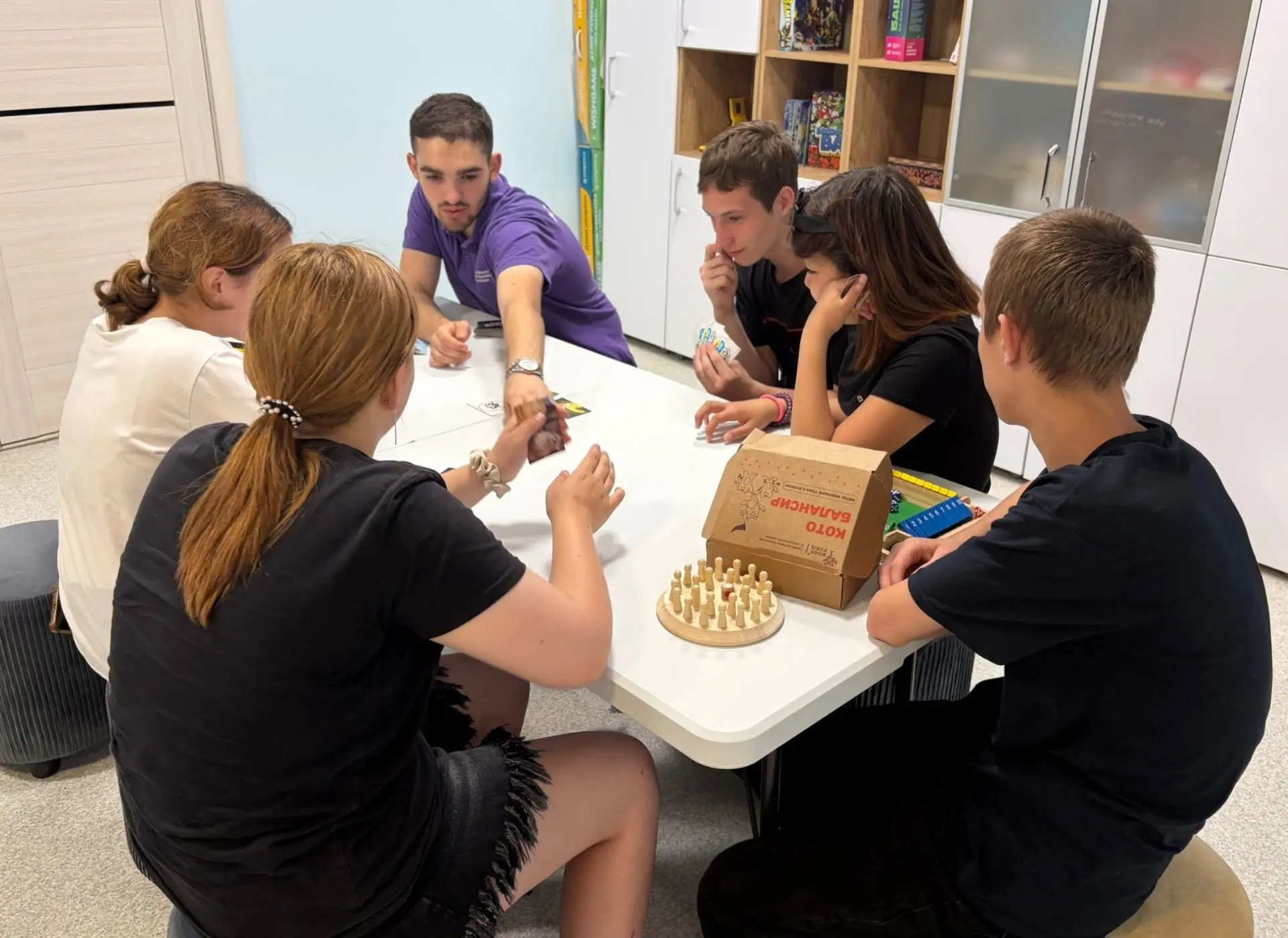 🎲 «Настольные игры: веселье, общение и развитие 🎲 

🧩 Ребята стационарного отделения в очередной 