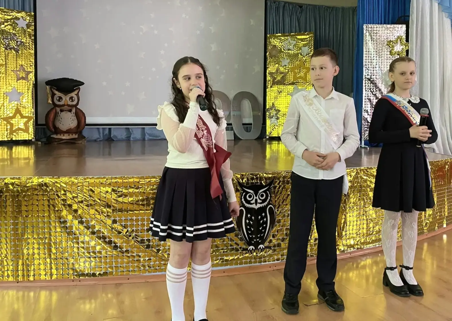 Позади 4 класса — впереди большая жизнь! 🎓  На этой неделе у наших четвероклассников прошёл трогател