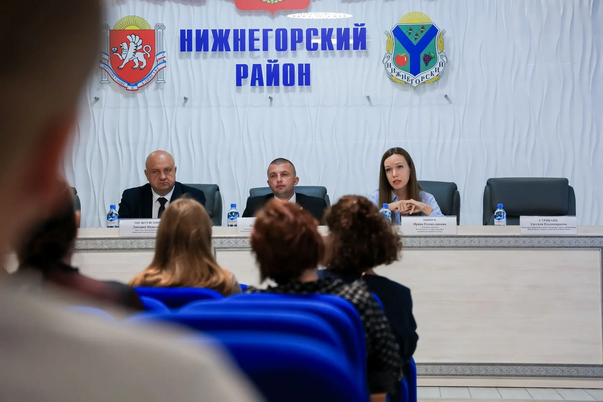 Антикризисный навигатор по мерам поддержки бизнеса прошёл в пгт Нижнегорский и пгт Сове...