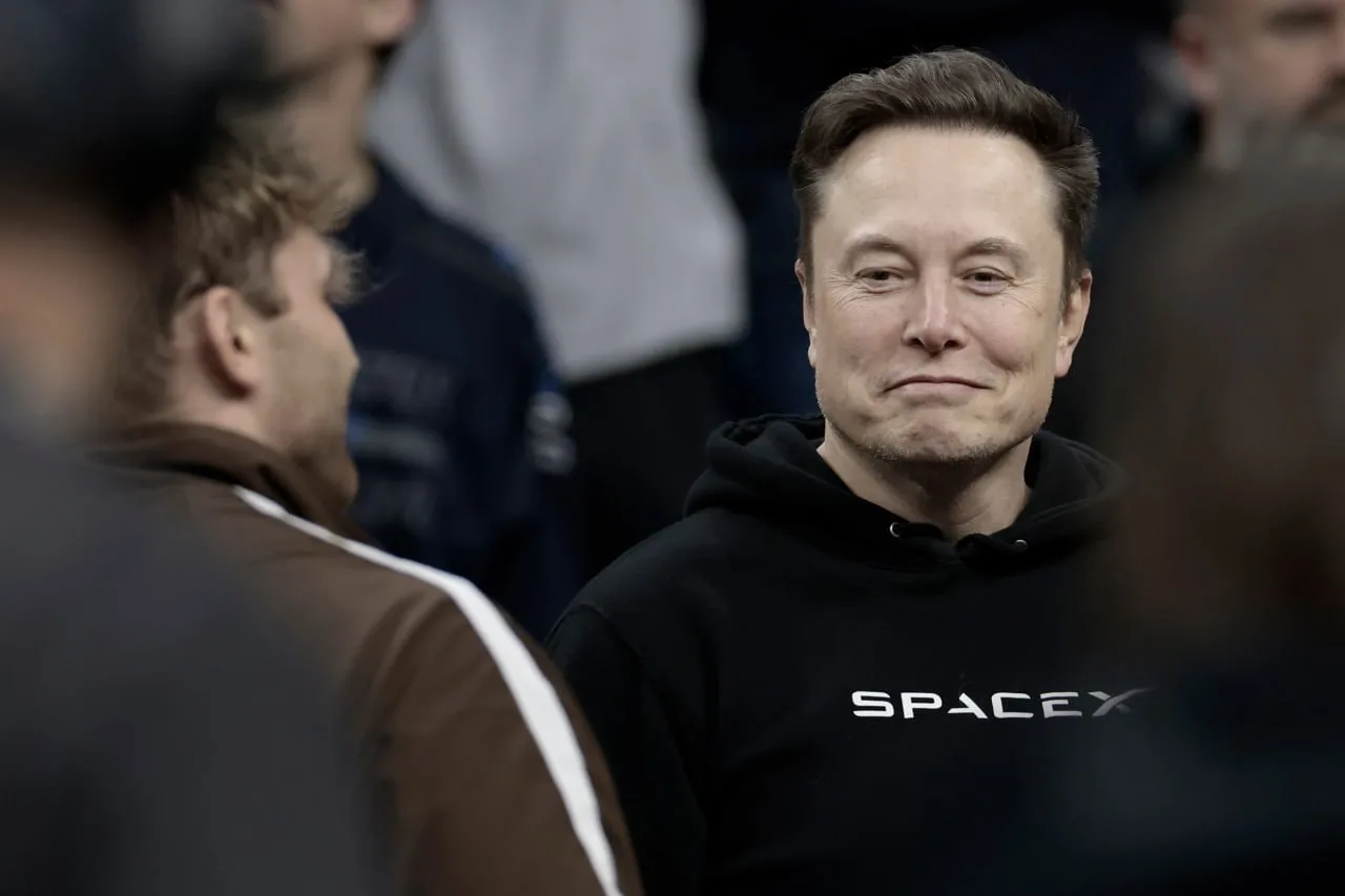 SpaceX готовится к крупнейшему в истории IPO: Илон Маск может стать первым в мире трилл...