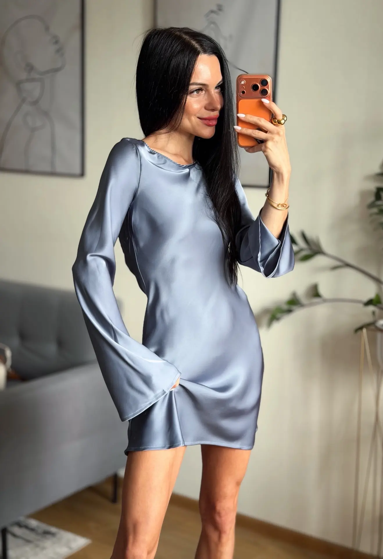 Платье из Сатина в невероятно красивом цвете 🥹❤️ 

Девочки , я прям млею от этого оттенка голубого 