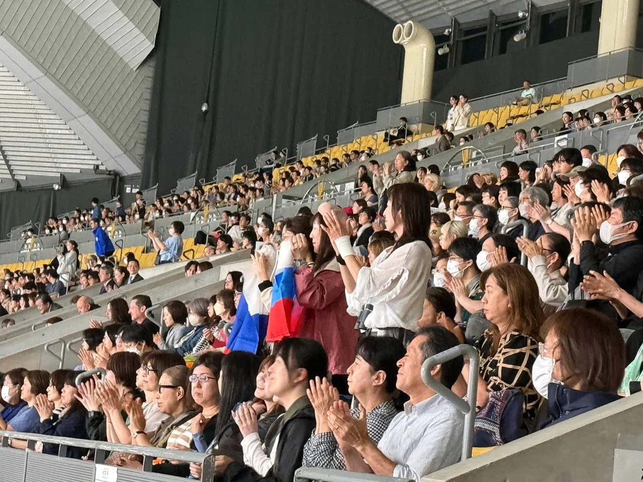 На «челленджере» Kinoshita Group Cup в Токио японские фанаты поддержали российских фигу...