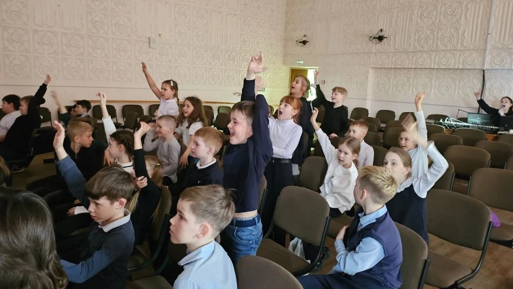 🚀 В ДК села Ягодное прошло познавательное мероприятие ко Дню космонавтики!  Для учеников начальной ш