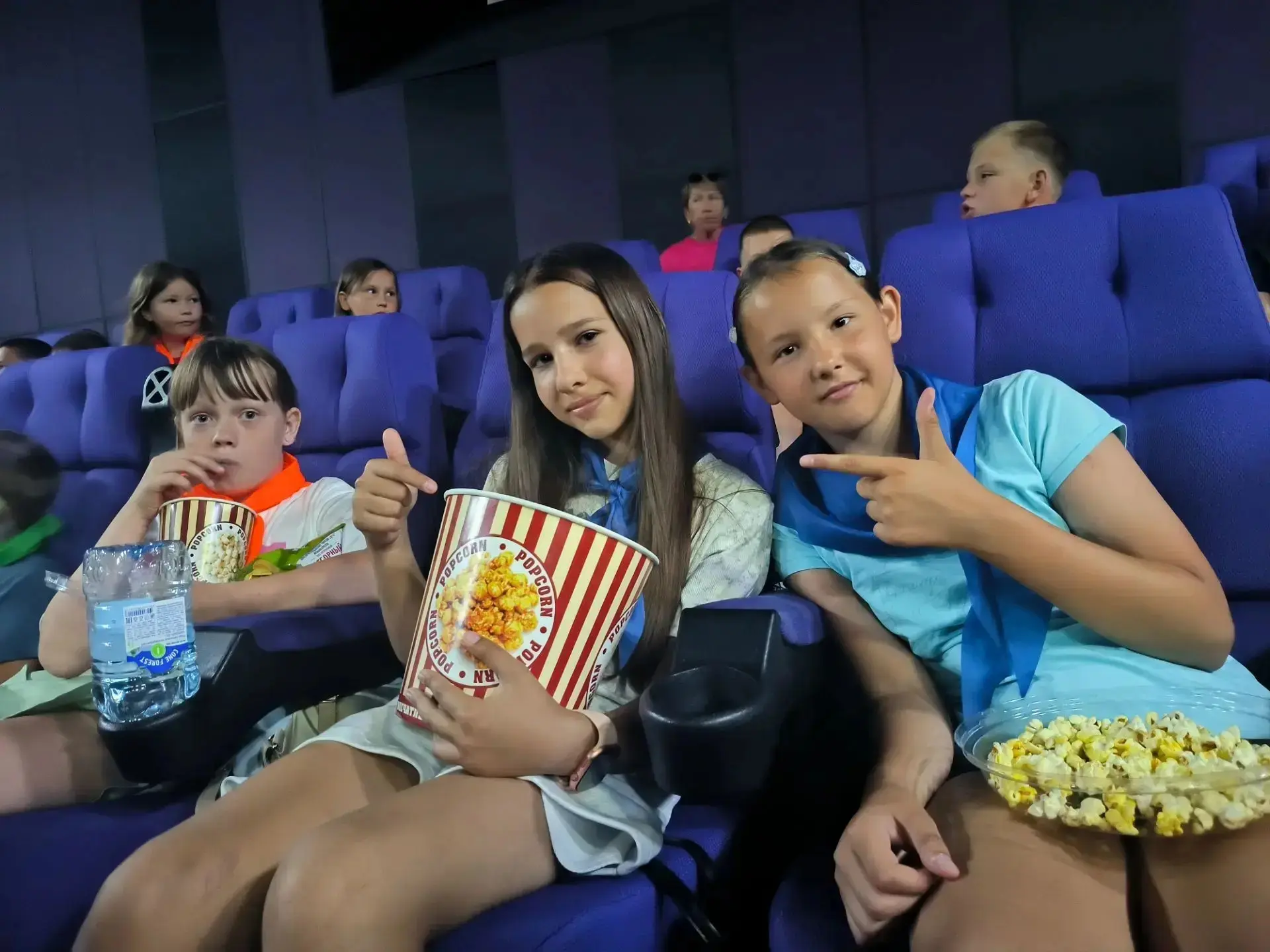 🍿 Кино, попкорн и море эмоций! 🎬

Сегодня для наших юных киноманов из лагеря настал настоящий праз
