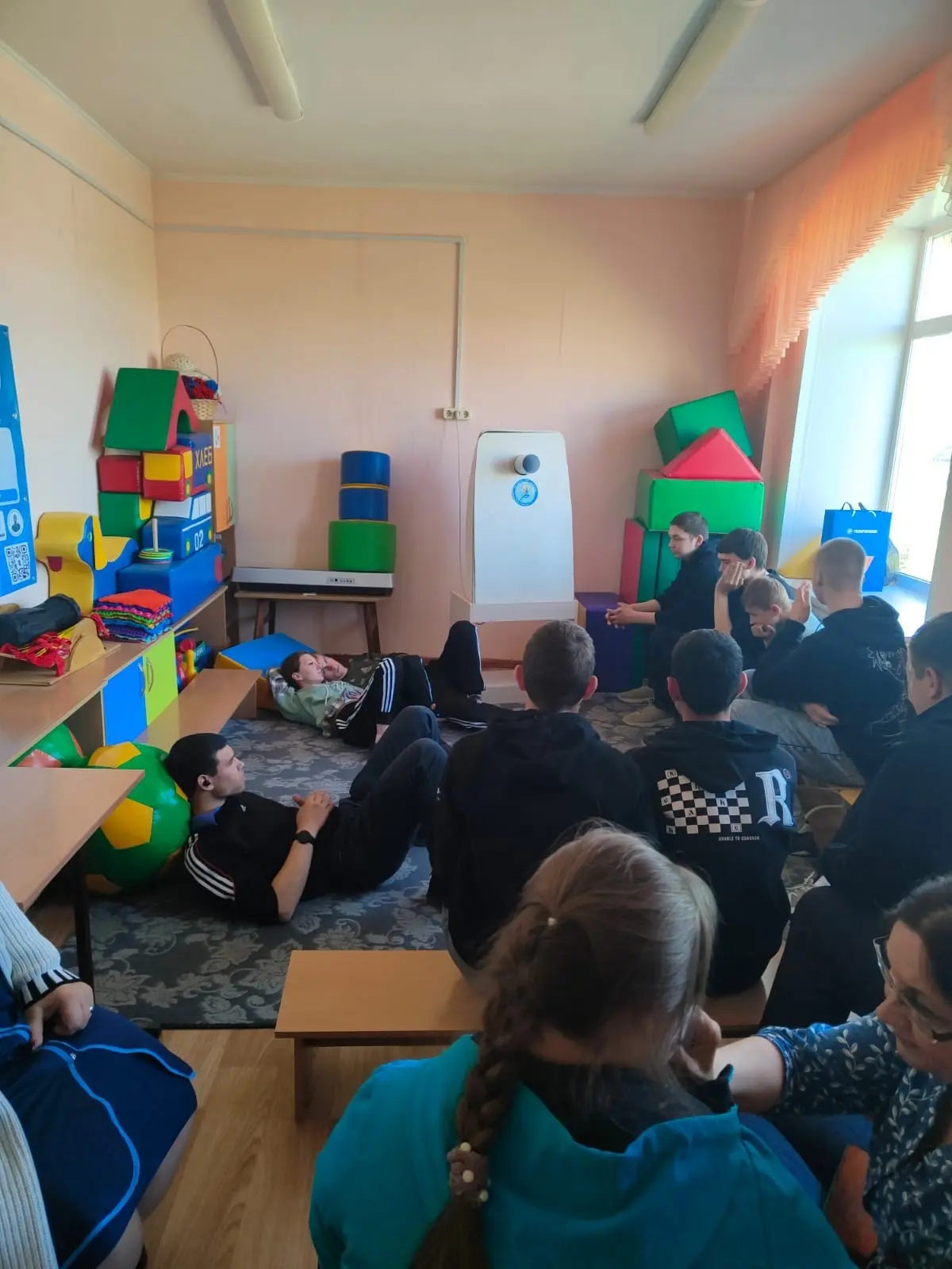 ДЕТИ И ПОДРОСТКИ КАЛАЧИНСКА ДЫШАТ ВОЗДУХОМ МОРЯ