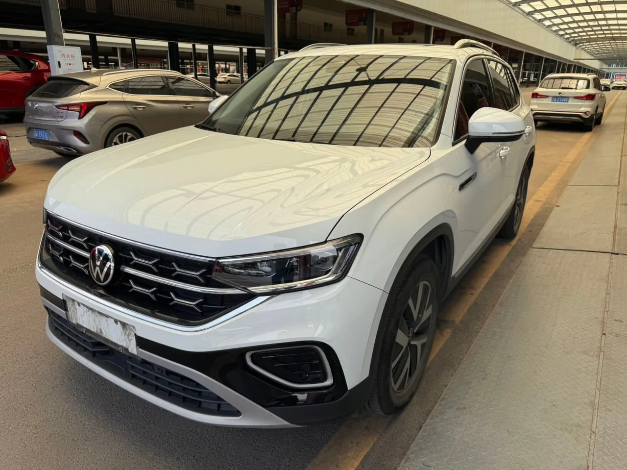 🇨🇳 Volkswagen Tayron доступен к заказу из Китая

- 1.4 (150 л.с.)| 2WD
- Выпуск: 03.2023 г.
- Проб