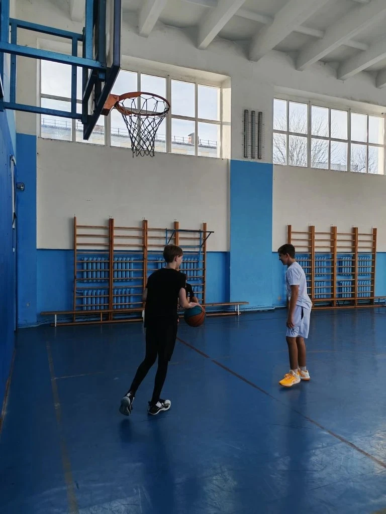 Зимние каникулы в лицее. И постреляли, и поиграли в баскетбол, и позанимались на доп. занятиях по ма