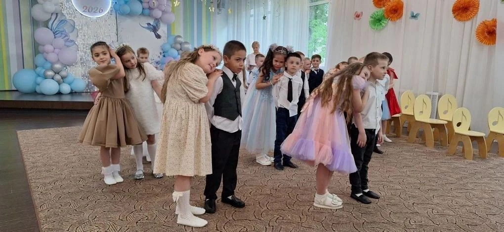 🎉🎓 Слёзы радости и море талантов: выпускной в дошкольном отделении № 2  Друзья, продолжаем рассказыв