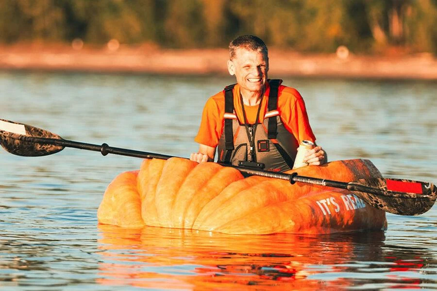 🎃 Заплыв на гигантских тыквах пройдёт на Городской ферме ВДНХ с 10 по 27 сентября