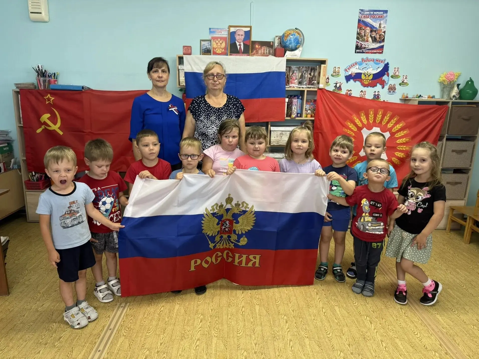 В преддверии  Дня Государственного флага России сотрудники краеведческого музея провели...