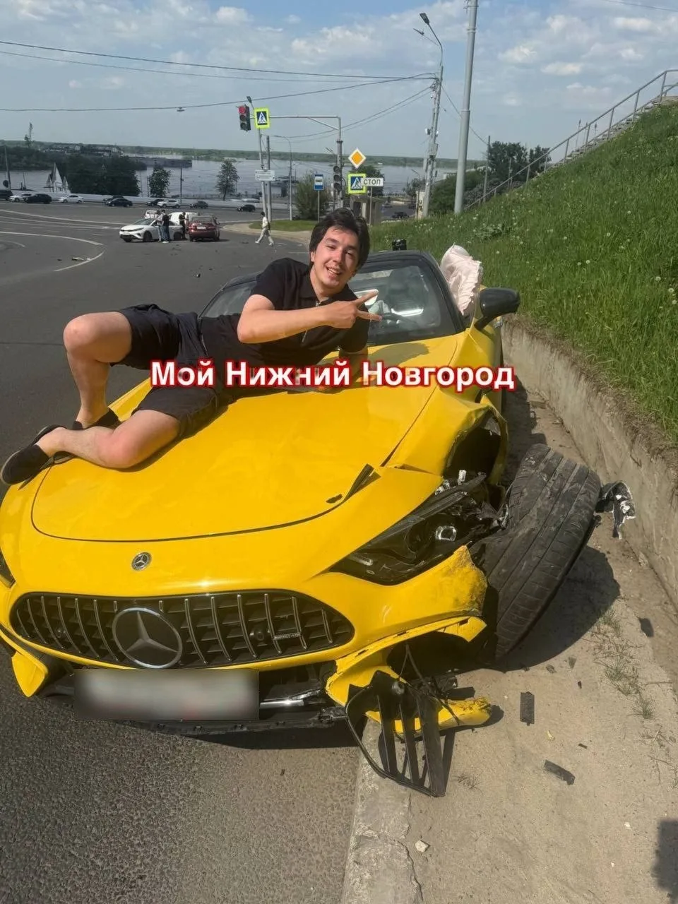«Мажоры не умирают» по крайне мере, им так кажется  «Нищета, не обижайтесь», «Похудел миллионов на п