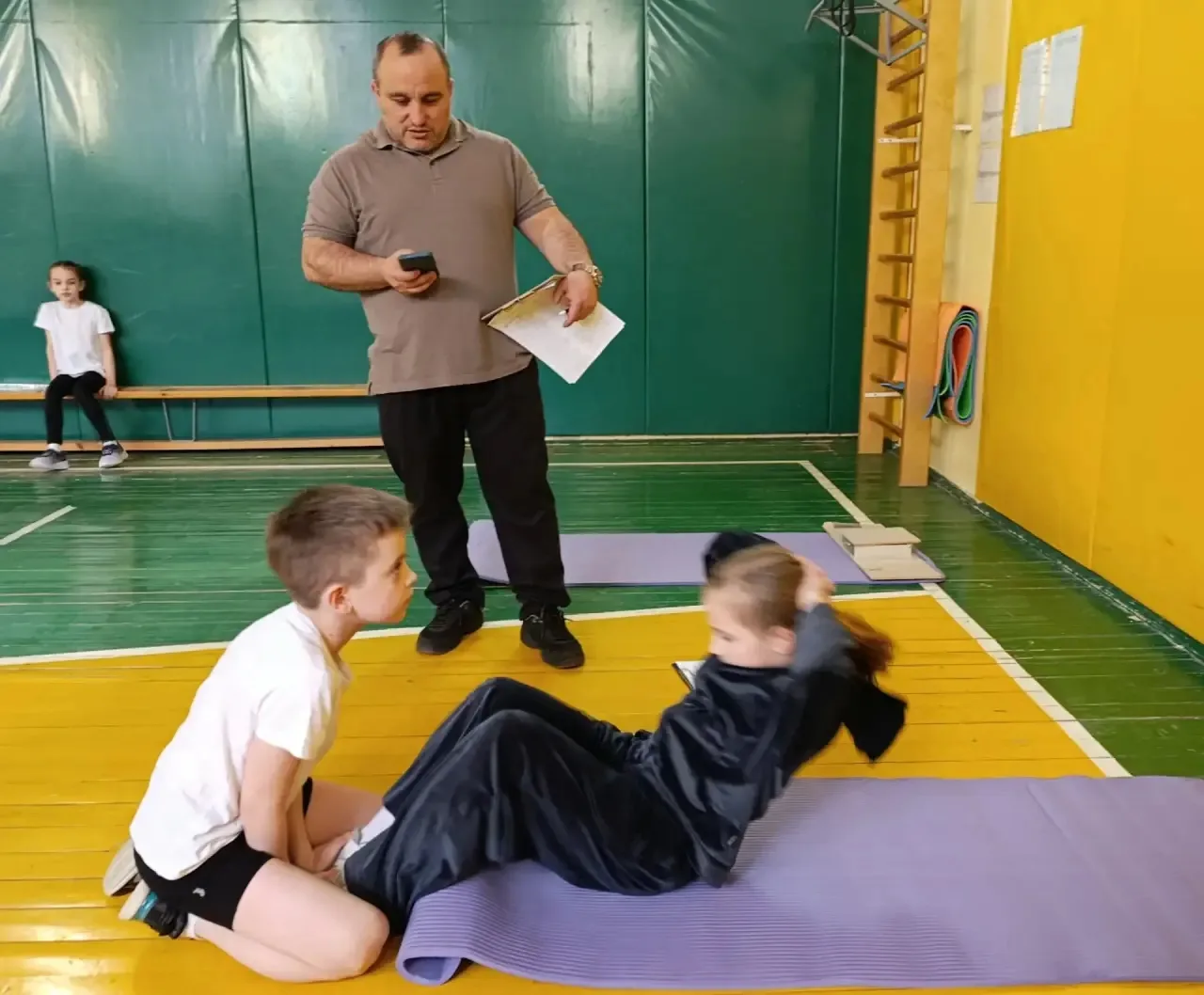 🏃‍ГТО В  ШКОЛЕ!💪  💥 В нашей школе вчера сдавали нормативы ГТО — это комплекс тестов на силу, скорост