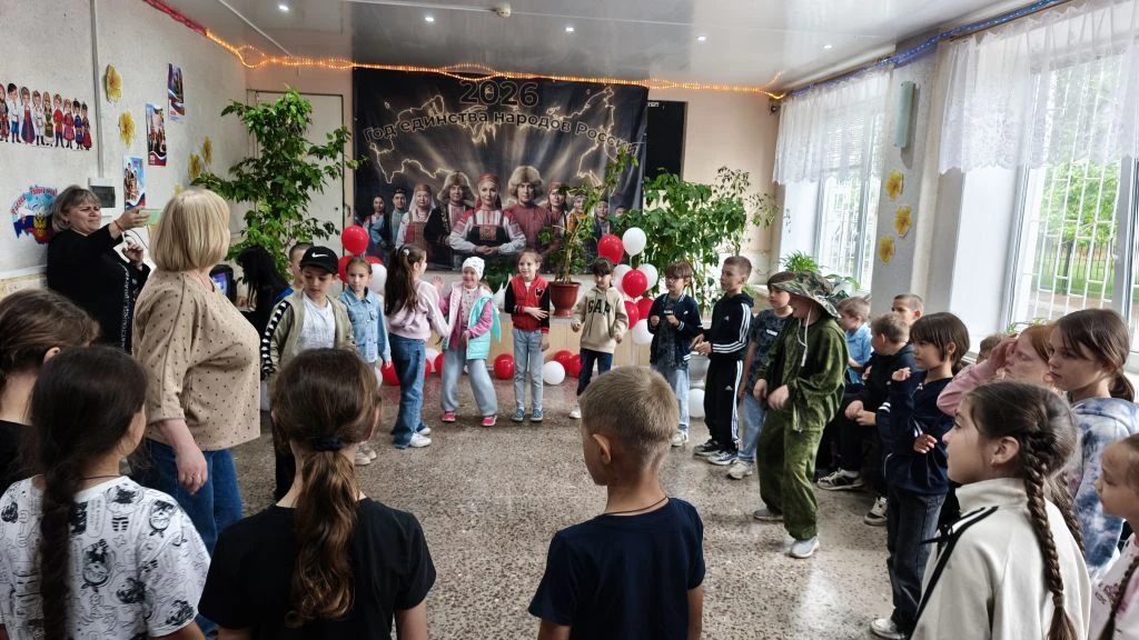 С днём защиты детей! И с первым днём смены пришкольного лагеря🥳

Первый день прошел на «Ура!»: ребя