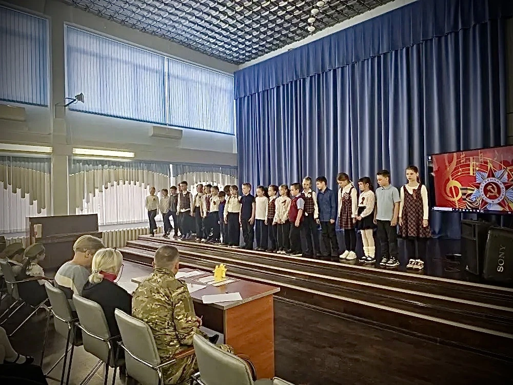 🎶 Первый день «Песен Победителей»: как это было 6 мая в младшем корпусе стартовал военно-патриотичес