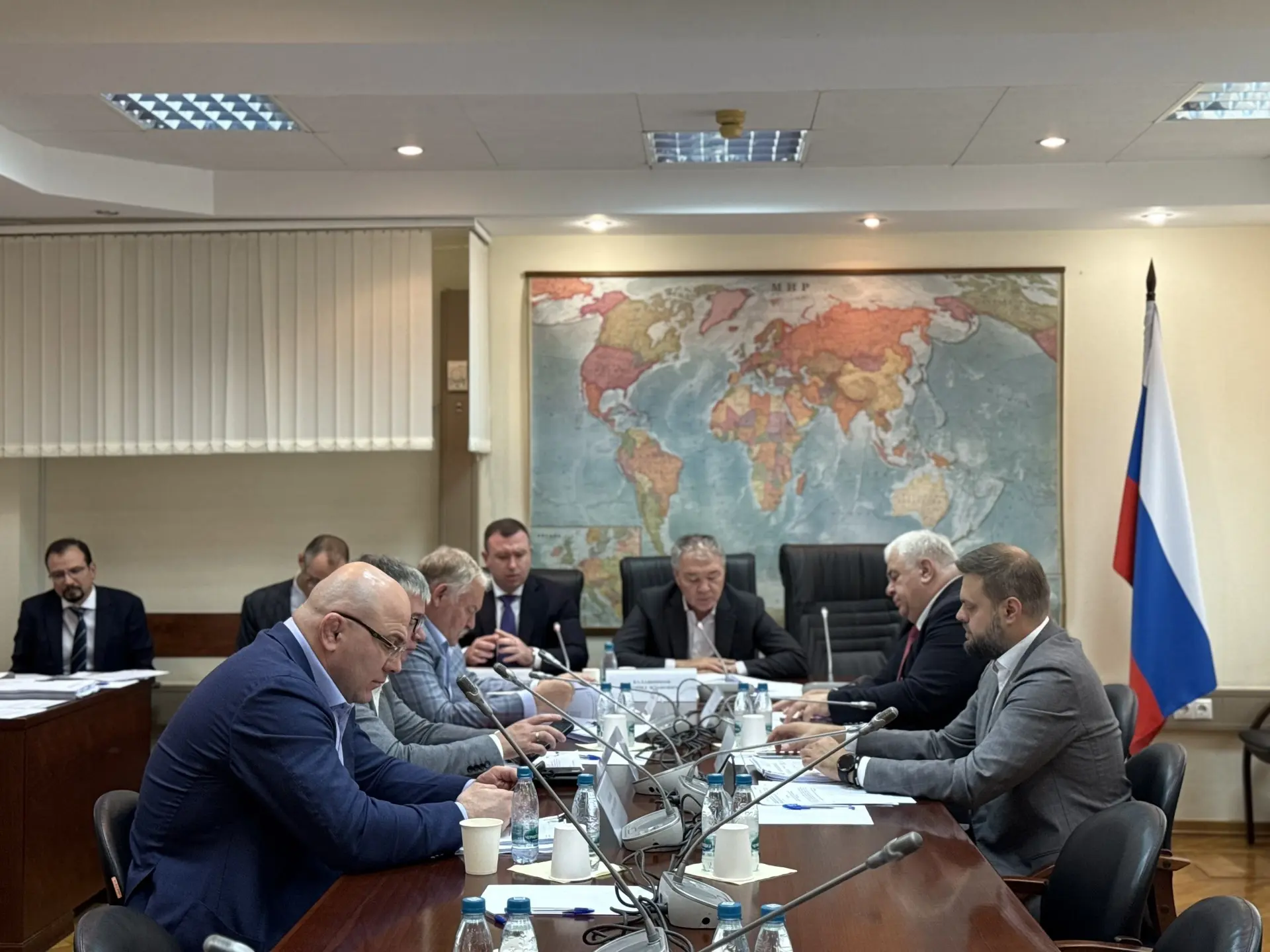 Рассмотрели на заседании профильного комитета ряд законопроектов, направленных на совер...