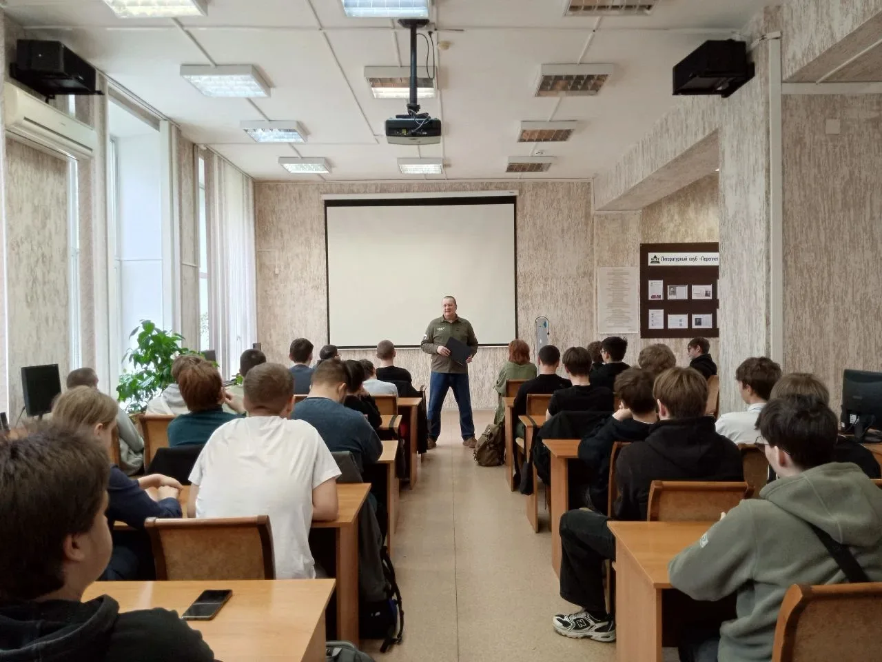 #Профилактика
Продолжаем работу по профилактике экстремизма и противодействию вербовки молодежи в те