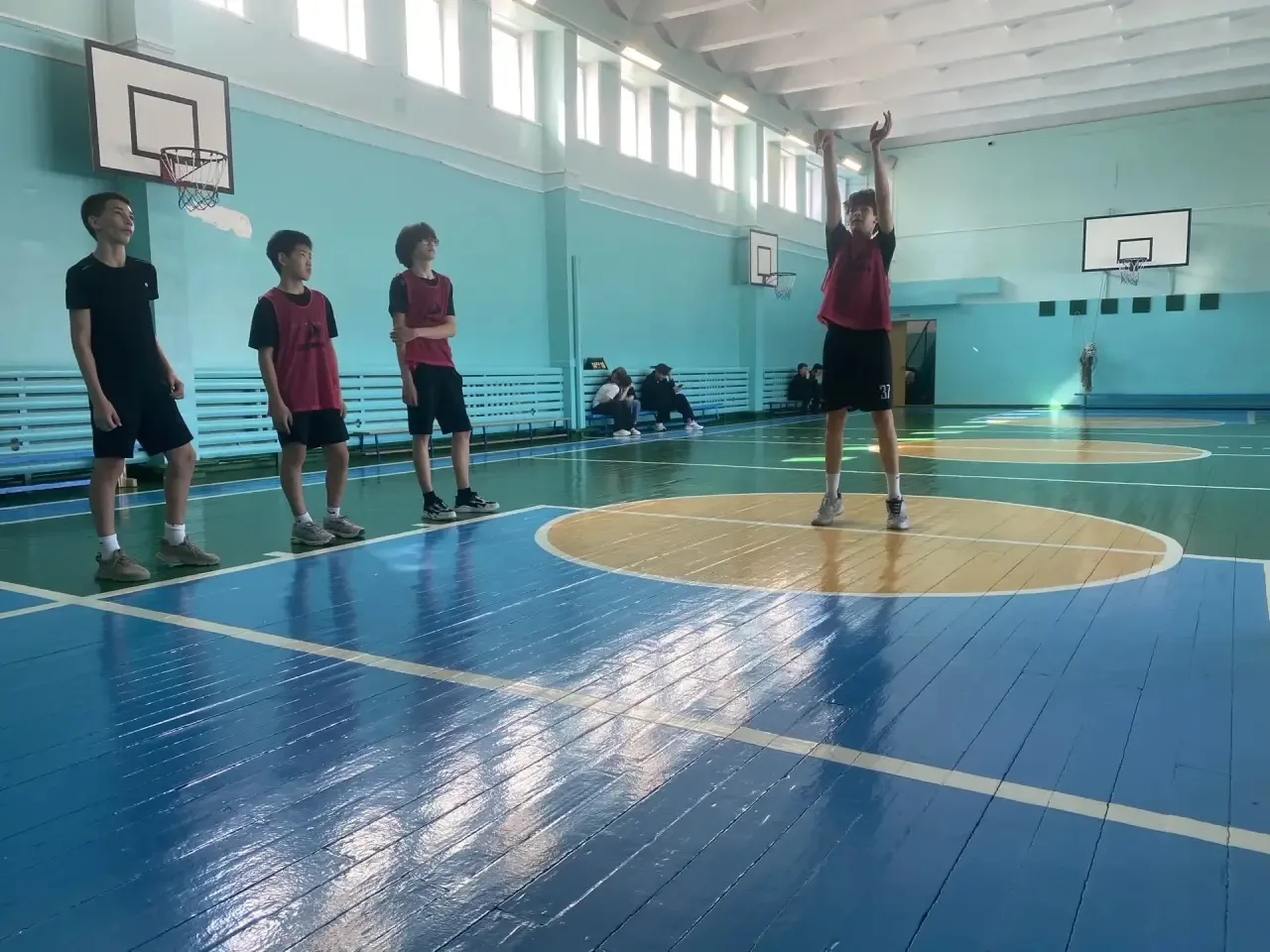 Спорт на каникулах💪   📆⛹️31 марта 2026 года были проведены игры по баскетболу среди учащихся 7 класс