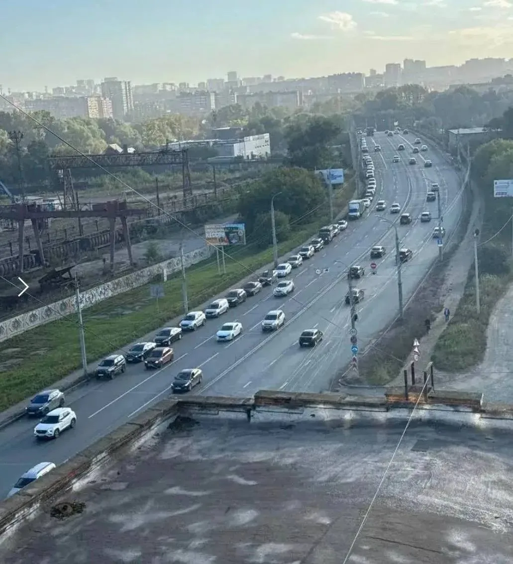 ⚡  Очереди к Башнефти на Новоажимова и к Лукойлу Маяковского