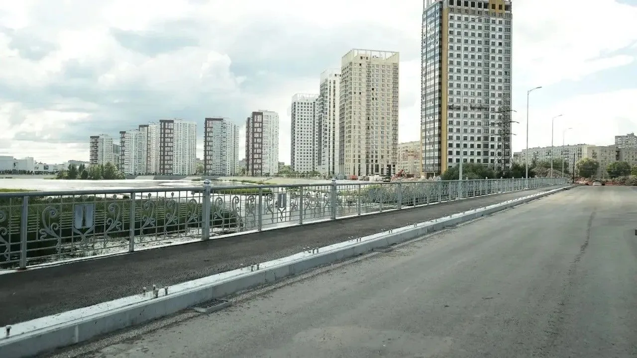 Проверил ход работ на новом мосту в створе улиц Шевченко и Смычки 

✅ После укладки нижнего слоя асф