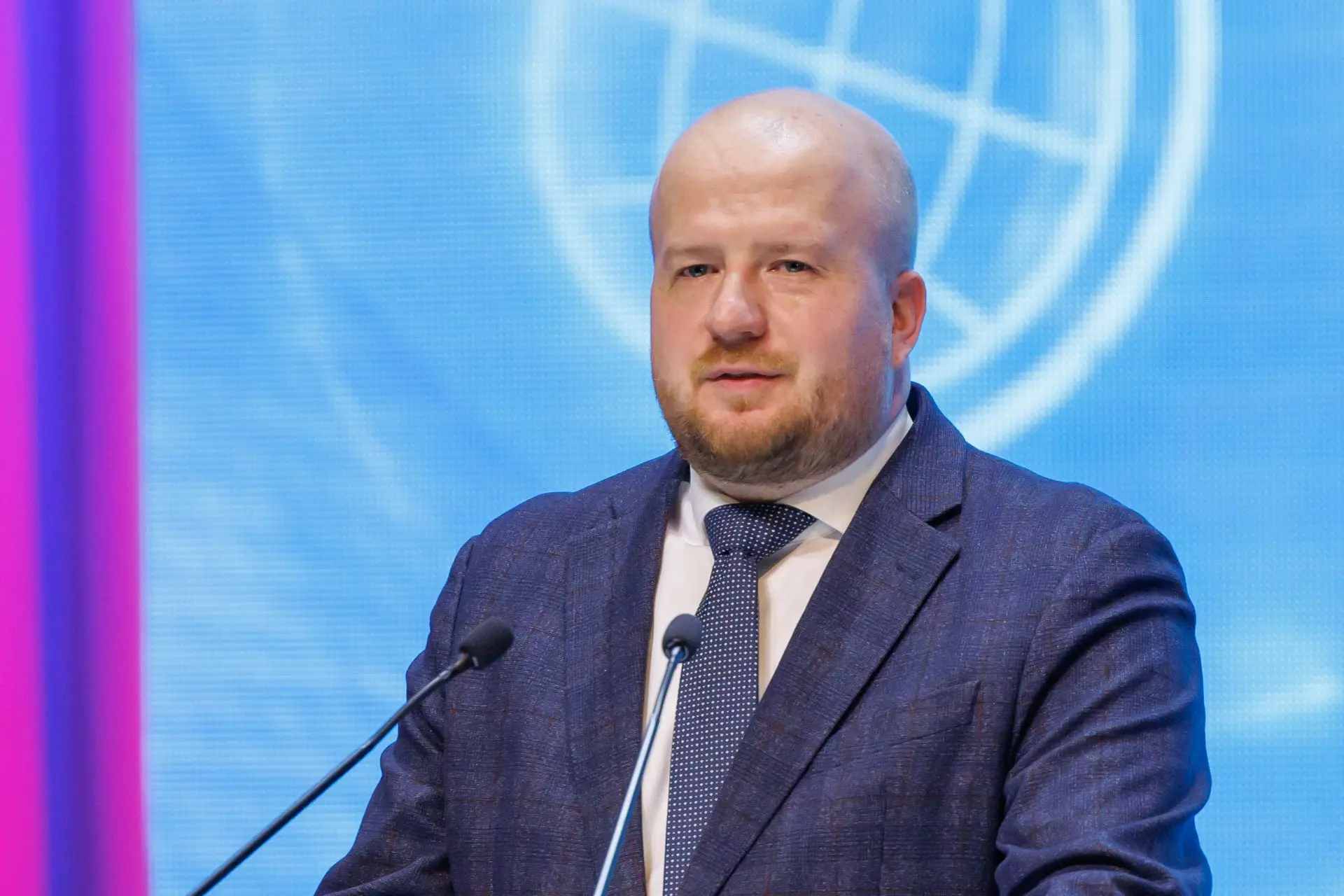 Председатель Законодательного Собрания Псковской области Борис Елкин поздравил учителей...