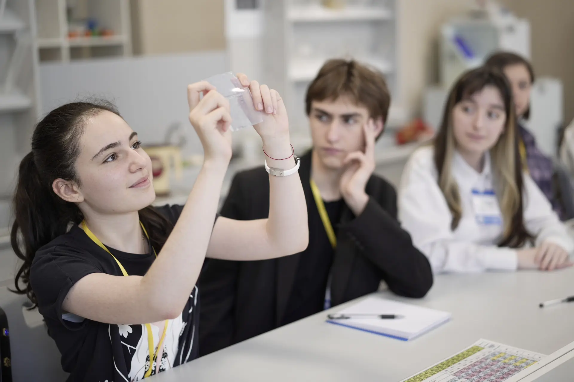 🦠 Биология в действии

На занятиях по микробиологии участники интенсива по биологии изучали микроор