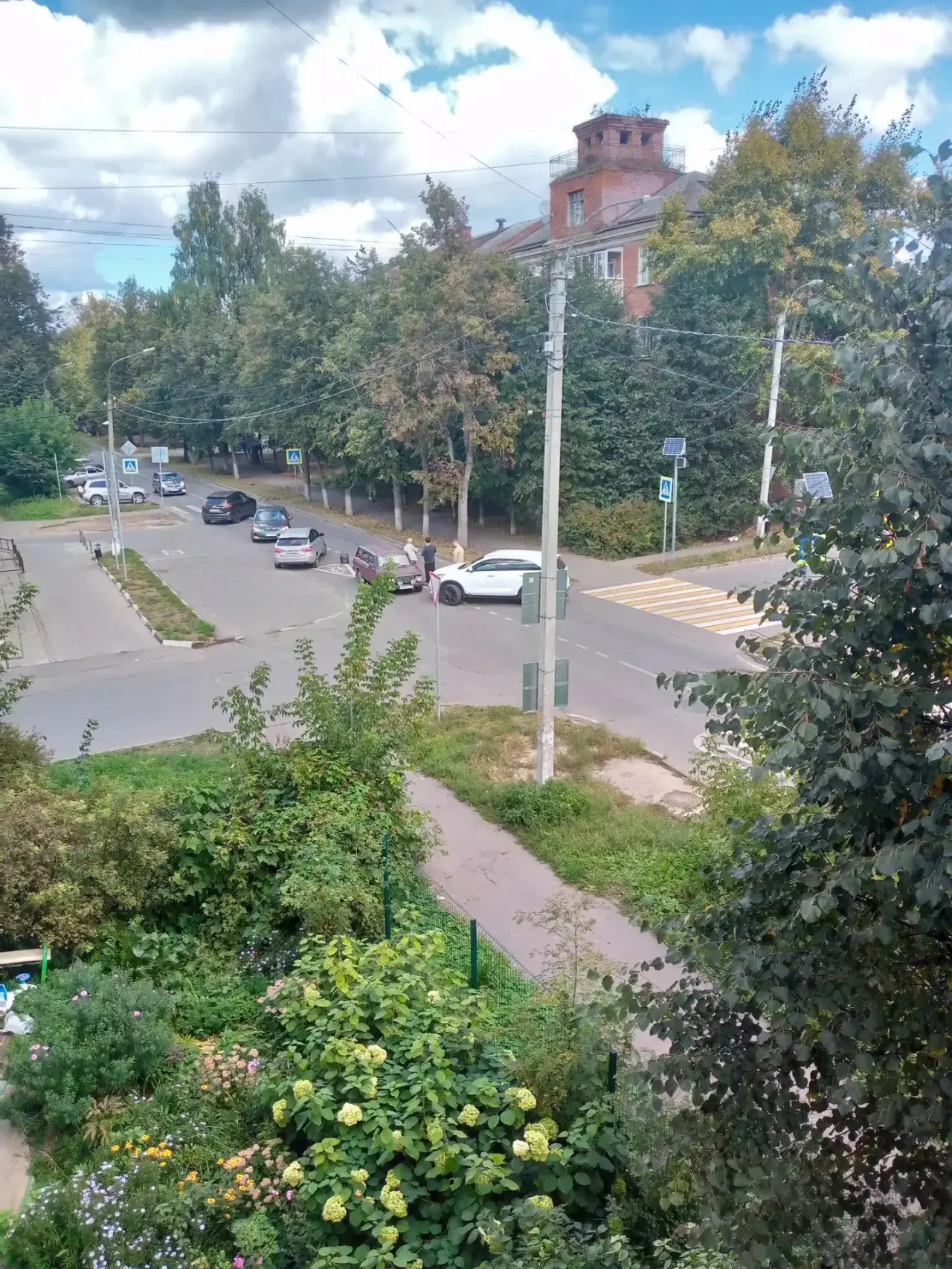 Сейчас ДТП на пересечении Энгельса и Космонавтов.