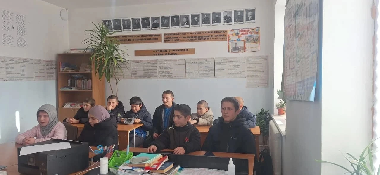 В МКОУ "Сумбатлинская ООШ" прошли классные часы в 7-9 классах на тему : "Право, ответст...