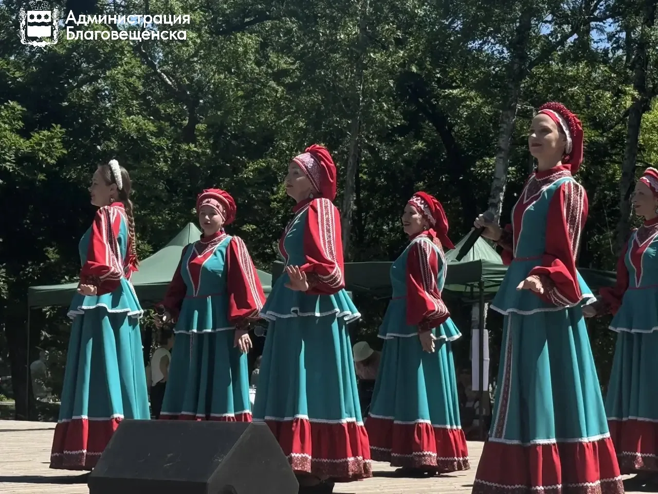 🎤В Первомайском парке прозвучали задорные казачьи песни