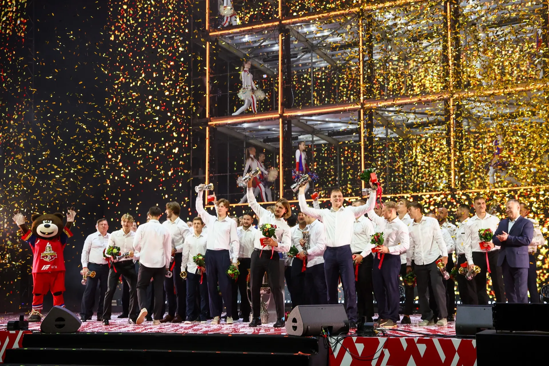 Меньше недели осталось до Чествования чемпионов 🏆

Уже в это воскресенье игроки «Локомотива» встрет