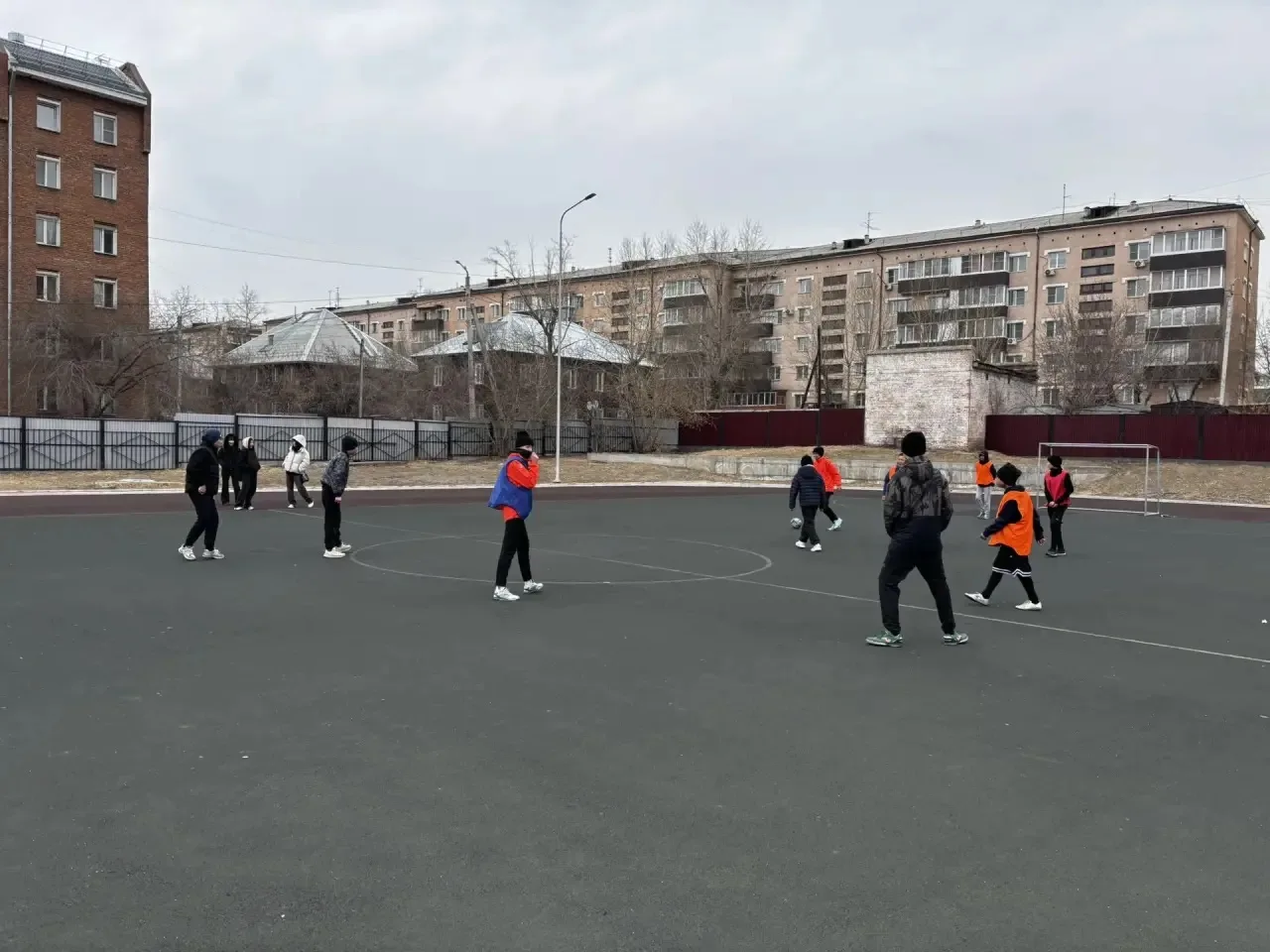 ⚽ Олимпийский апрель – 2026 🏆 Турнир по футболу среди юношей 7–11 классов  В нашей гимназии прошли я