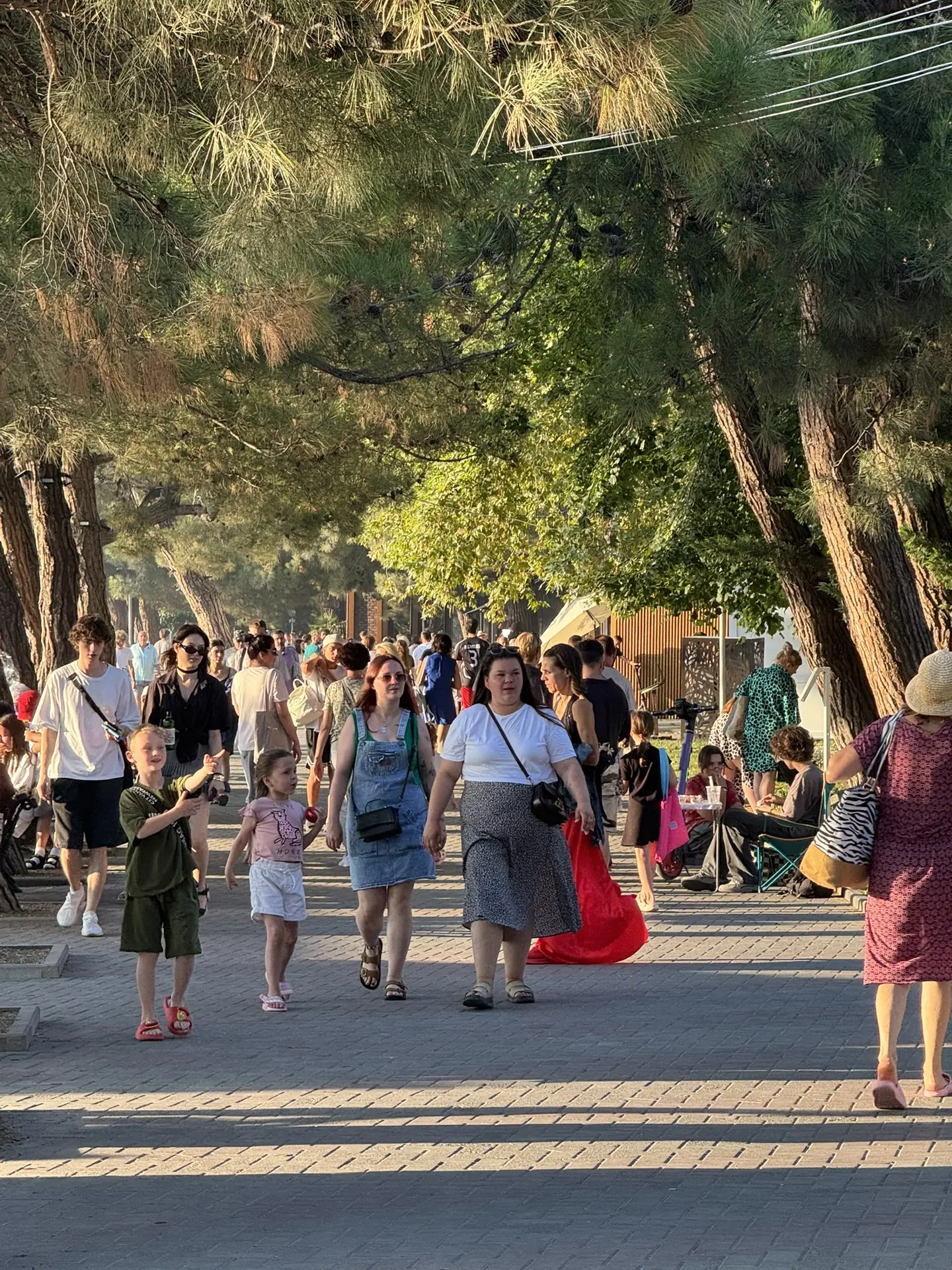 Толпы в Геленджике сегодня на закате 🌅