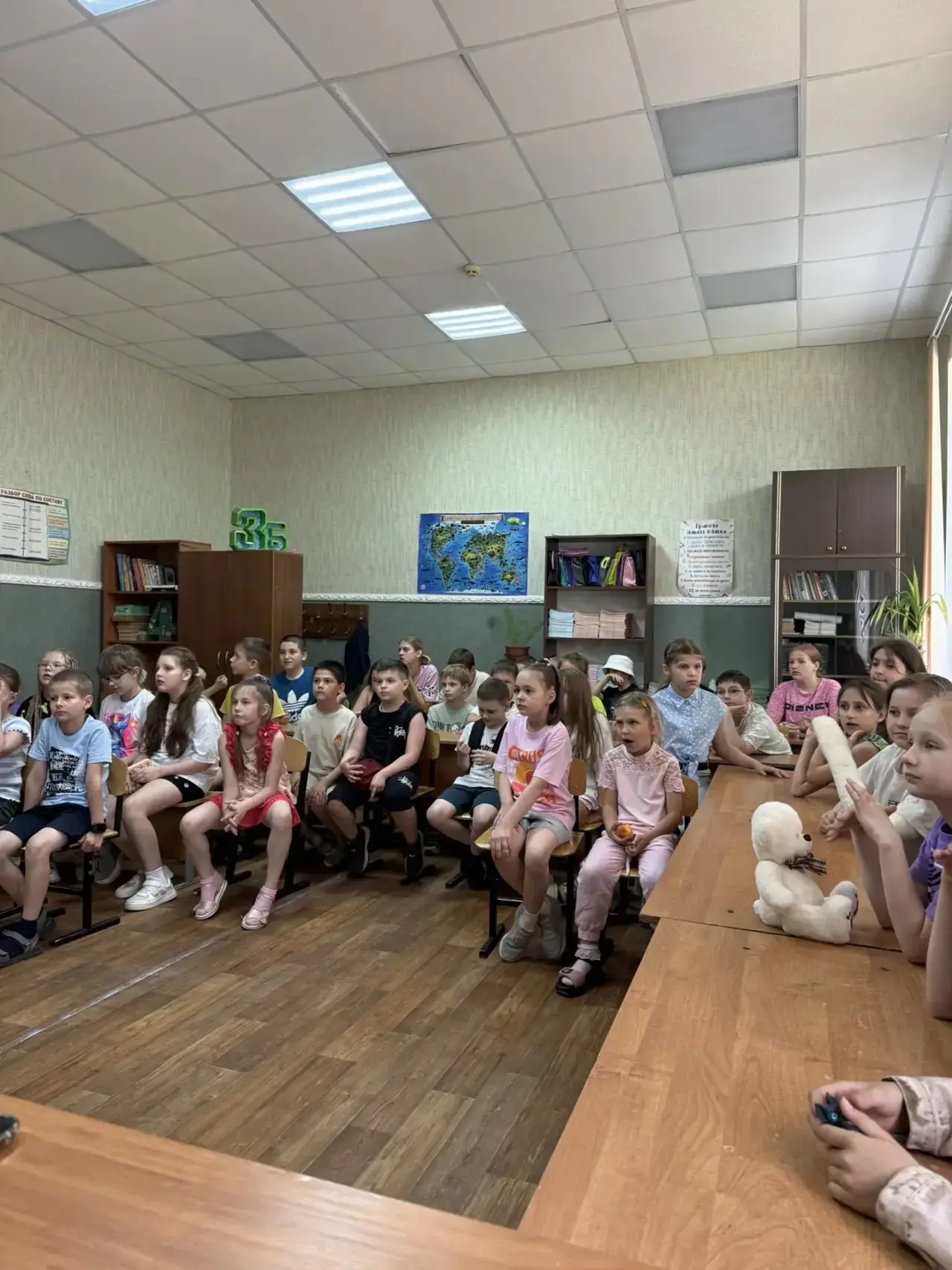 🔒 Безопасность денег в цифровой среде: урок финансовой грамотности в школьном лагере!

Этим летом н