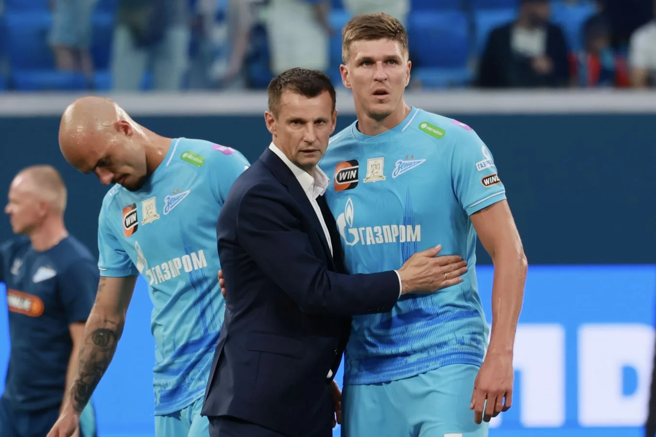 ЭСК: красной не было, жёлтую забыли 🔥

Суперкубок (1:1, 4:2 пен.) - Соболев опасно ударил после игр