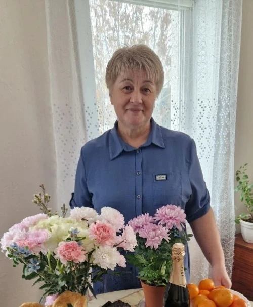 И уроженцы района, проживающие в других городах и весях, не забывают о родных из Качуга:   💐 Дорогих