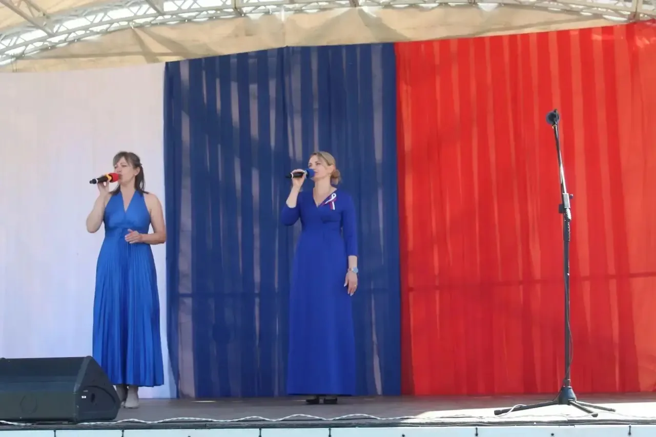 🇷🇺 Шенкурск отметил День России! 🇷🇺

12 июня площадь Победы превратилась в центр притяжения для 