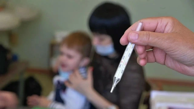 Россияне массово заболели гриппом и ОРВИ.