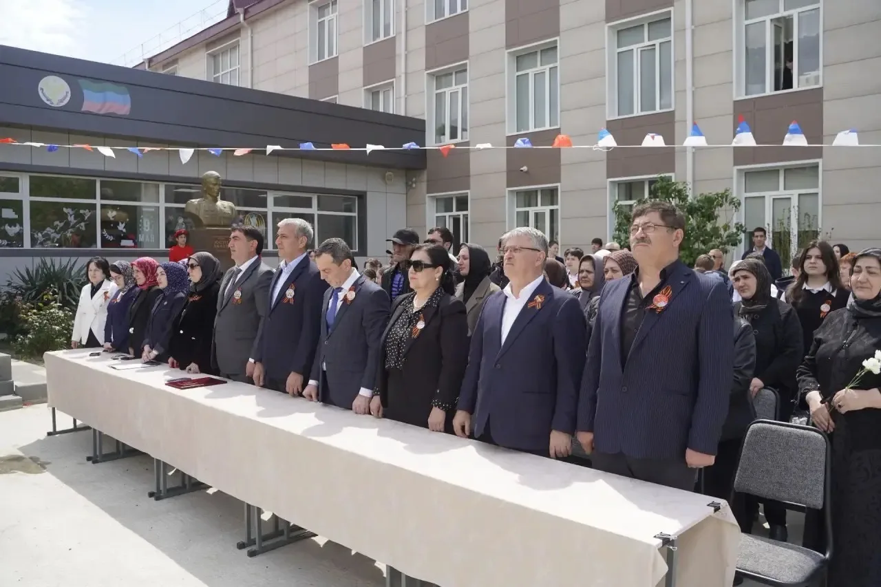 Накануне великого Дня Победы в Гимназии №1 имени Героя Советского Союза Юсупа Акаева состоялось торж