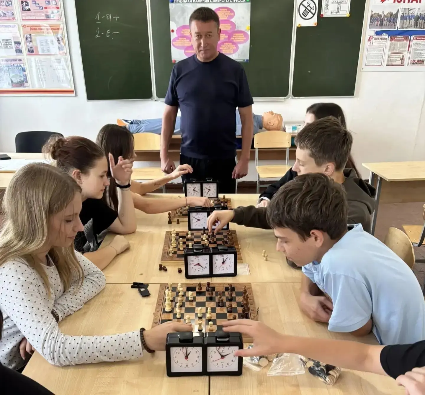 🧩 Задание для всех: найди клетку!
