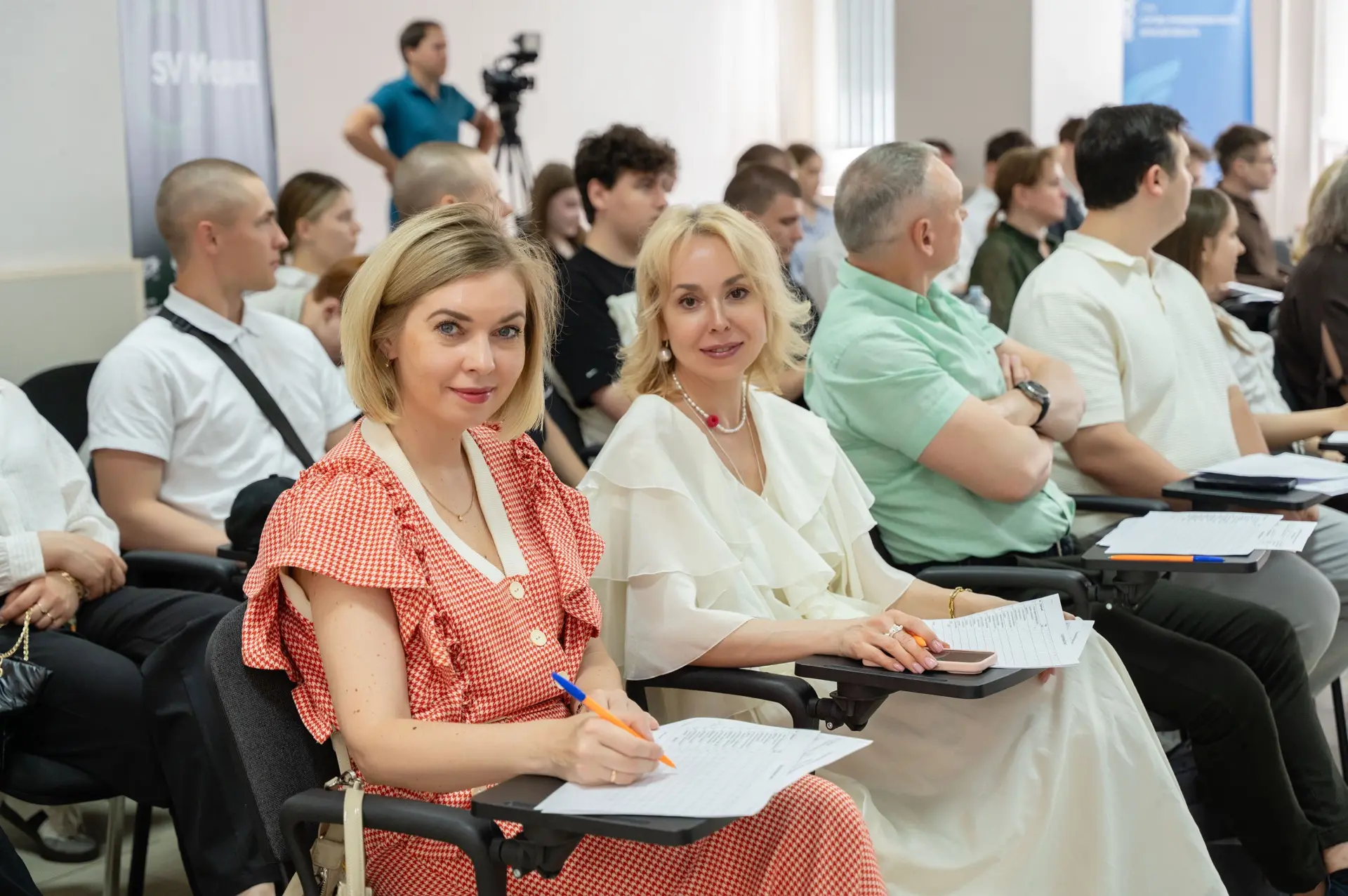 Вчера и сегодня в городе и на работе у нас жара во всех смыслах этого слова.