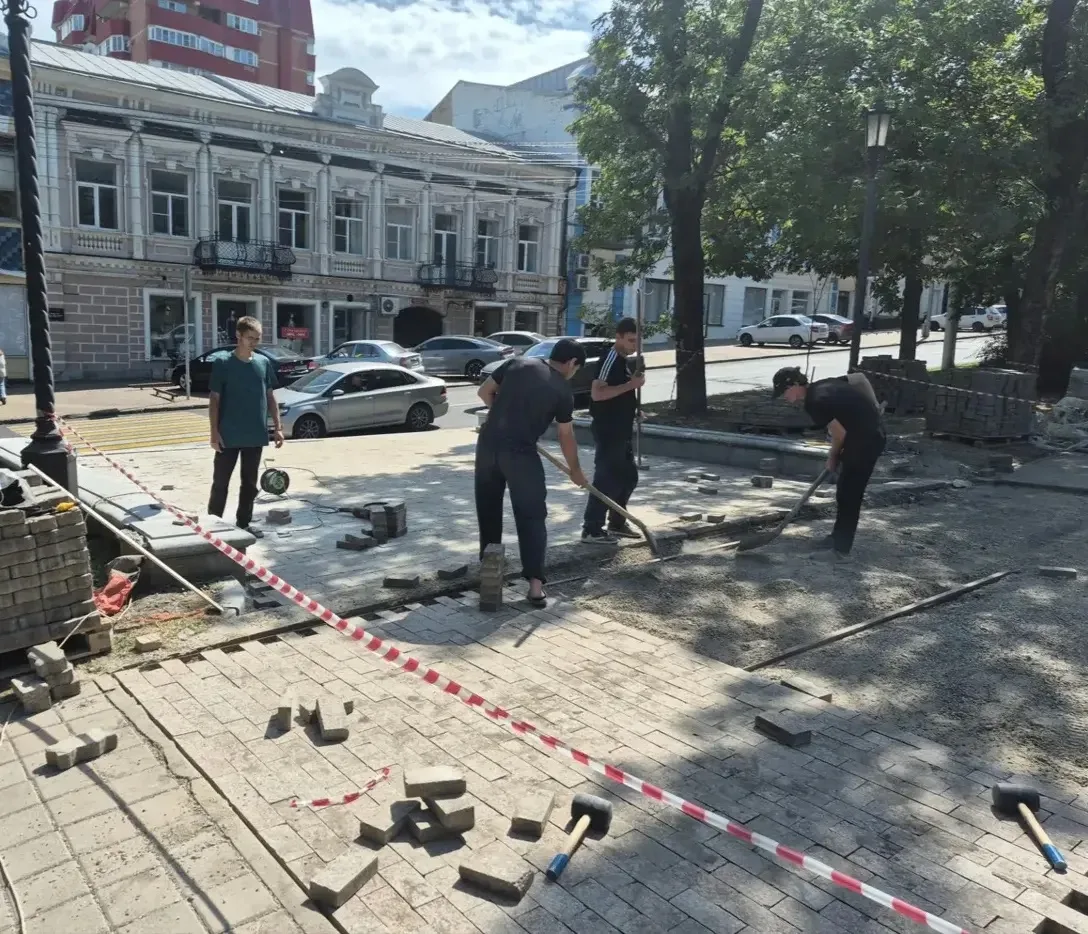 ⛲В Ставрополе восстанавливают водоподводящую систему фонтана на бульваре Ермолова. Ремо...