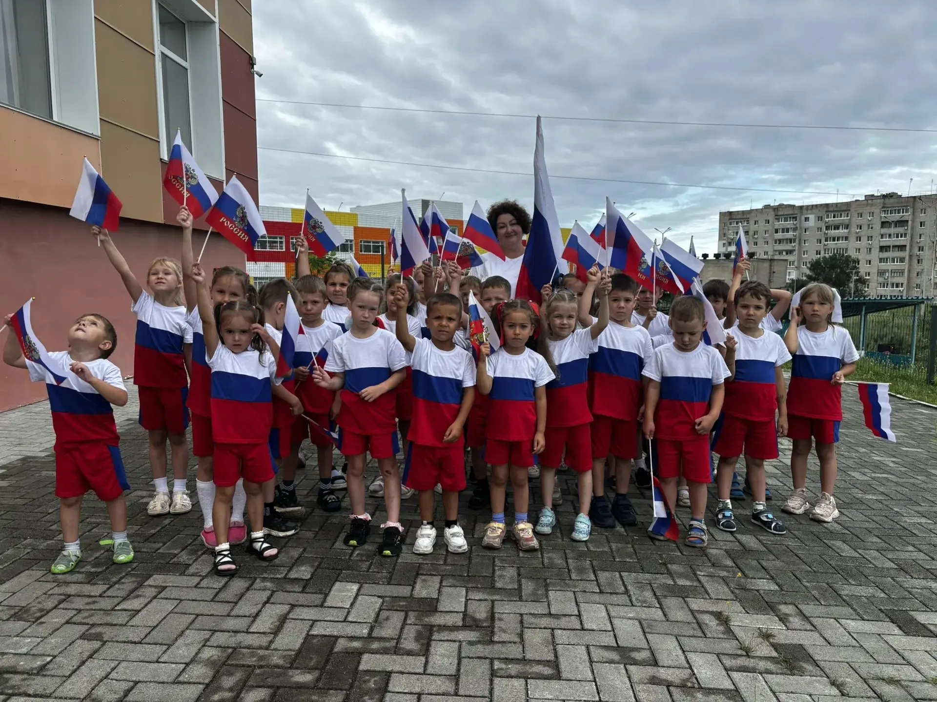 🇷🇺🎉 Приближается замечательный праздник – День Флага России! В нашем учреждении ребя...
