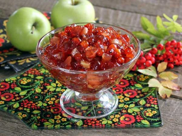 ВАРЕНЬЕ ИЗ КРАСНОЙ РЯБИНЫ С ЯБЛОКАМИ

Ингредиенты:
Яблоки
Рябина красная
Сахар
Вода

Рябину перебрат