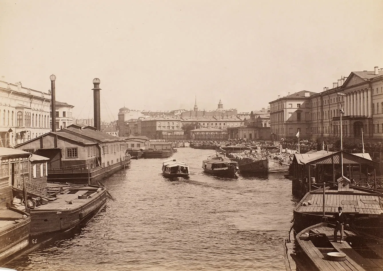 Фотография «Живорыбные Баржи на Фонтанке». СПб., 1890-е