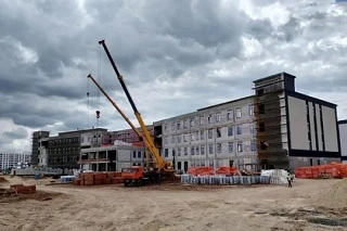 В Мариуполе строят новые корпуса Многопрофильного медцентра

На втором этапе возводят палатный корпу