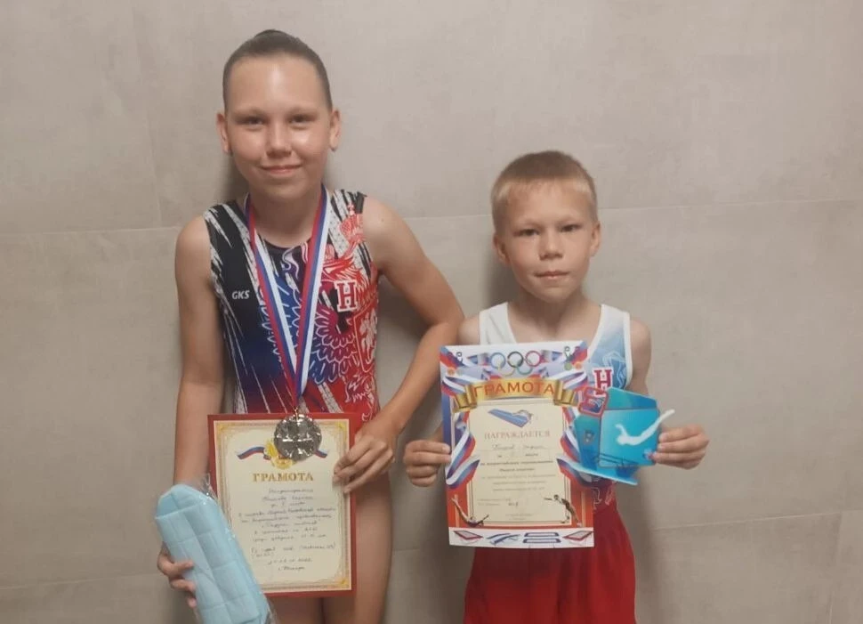 💪Рубрика "Знай наших!"

🤸С 24 по 28 июня в городе Таганроге состоялись соревнований по прыжкам на 